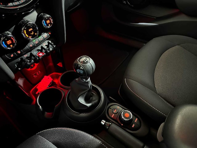 Mini cooper 1.5 136pk 2014, j-119-rv - afbeelding 32 van  39