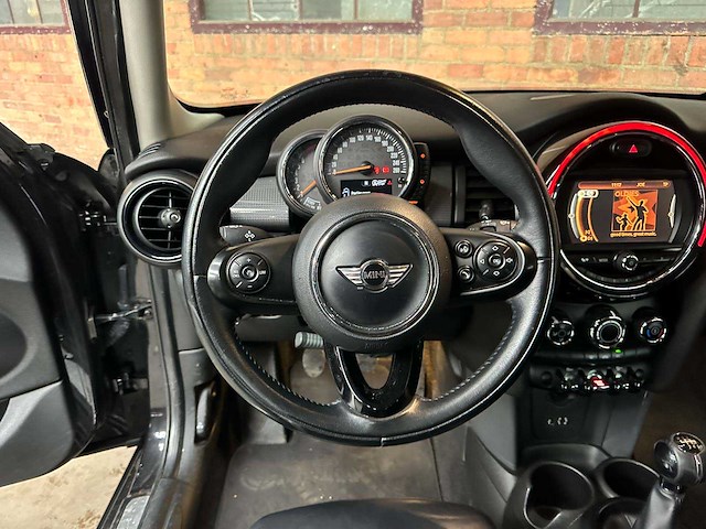Mini cooper 1.5 business 136pk 2016 (origineel-nl), kr-270-j - afbeelding 10 van  40