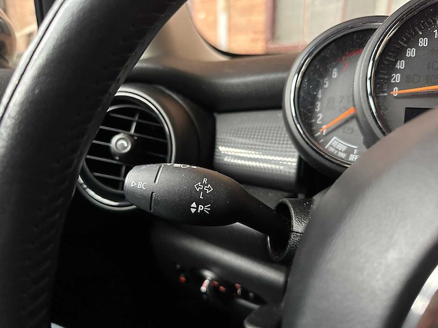 Mini cooper 1.5 business 136pk 2016 (origineel-nl), kr-270-j - afbeelding 16 van  40