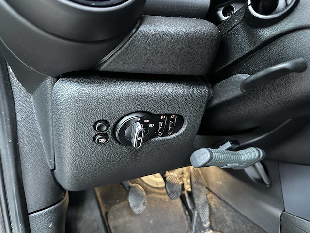 Mini cooper 1.5 business 136pk 2016 (origineel-nl), kr-270-j - afbeelding 13 van  40