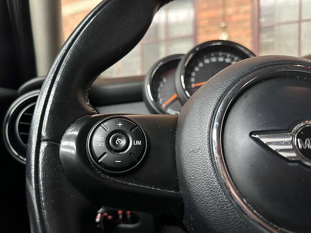 Mini cooper 1.5 business 136pk 2016 (origineel-nl), kr-270-j - afbeelding 14 van  40