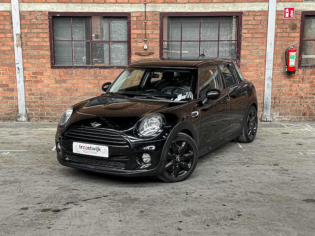Mini cooper 1.5 business 136pk 2016 (origineel-nl), kr-270-j - afbeelding 23 van  40