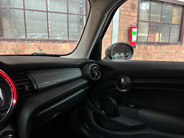 Mini cooper 1.5 business 136pk 2016 (origineel-nl), kr-270-j - afbeelding 15 van  29