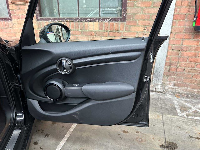 Mini cooper 1.5 business 136pk 2016 (origineel-nl), kr-270-j - afbeelding 20 van  29