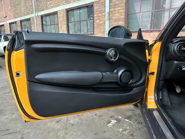 Mini cooper business 1.5 136pk 2016 (origineel-nl), jf-468-b - afbeelding 22 van  37