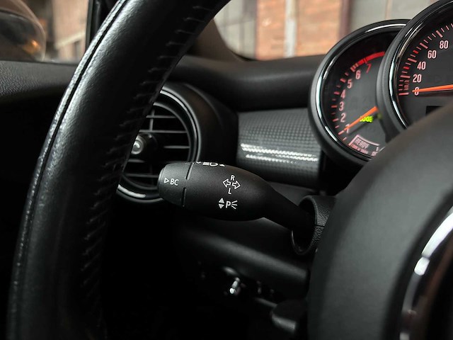Mini cooper business 1.5 136pk 2016 (origineel-nl), jf-468-b - afbeelding 15 van  37