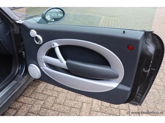 Mini cooper cabriolet | benzine | kenteken: 08-gld-8 - afbeelding 4 van  32