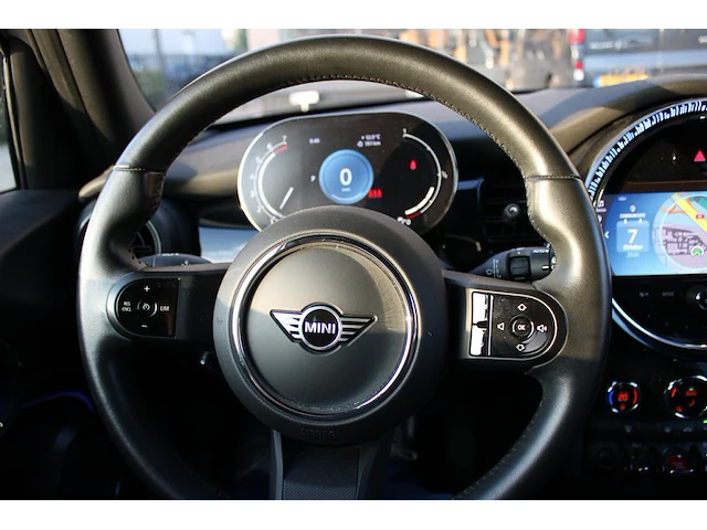Mini cooper camden edition 1.5 benzine automaat met kenteken s-891-gg. datum eerste toelating 18-1-2023. - afbeelding 3 van  14