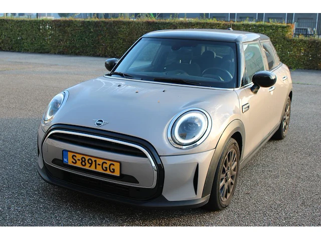 Mini cooper camden edition 1.5 benzine automaat met kenteken s-891-gg. datum eerste toelating 18-1-2023. - afbeelding 1 van  14