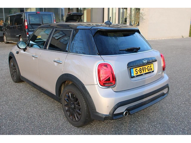 Mini cooper camden edition 1.5 benzine automaat met kenteken s-891-gg. datum eerste toelating 18-1-2023. - afbeelding 7 van  14