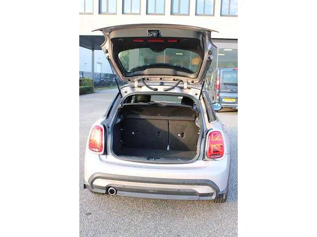 Mini cooper camden edition 1.5 benzine automaat met kenteken s-891-gg. datum eerste toelating 18-1-2023. - afbeelding 9 van  14