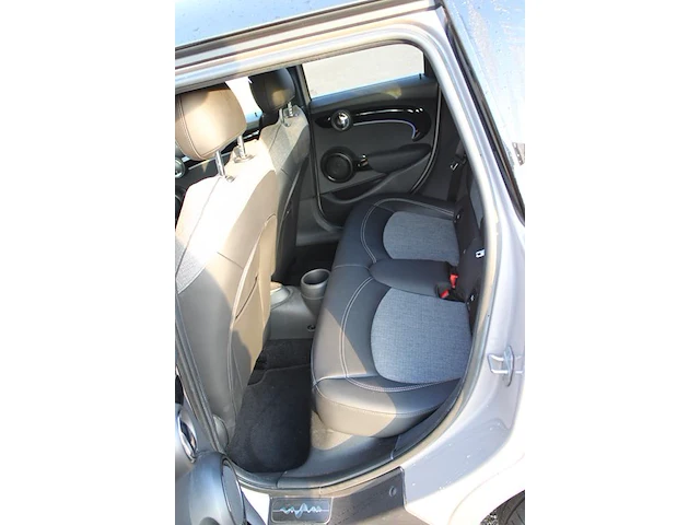 Mini cooper camden edition 1.5 benzine automaat met kenteken s-891-gg. datum eerste toelating 18-1-2023. - afbeelding 10 van  14