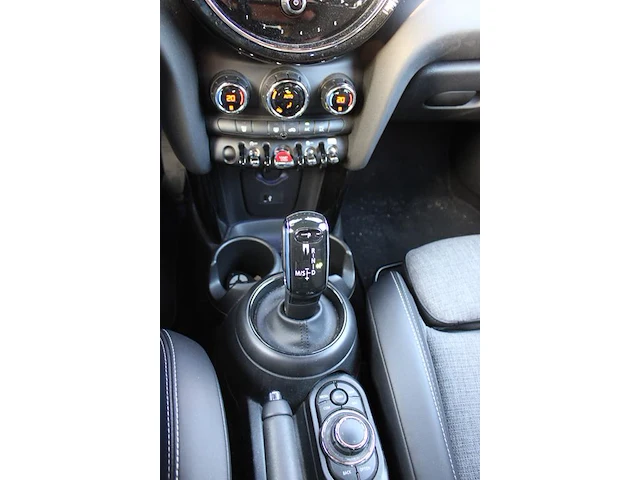 Mini cooper camden edition 1.5 benzine automaat met kenteken s-891-gg. datum eerste toelating 18-1-2023. - afbeelding 13 van  14