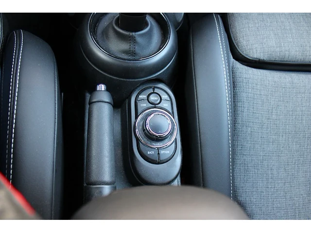 Mini cooper camden edition 1.5 benzine automaat met kenteken s-891-gg. datum eerste toelating 18-1-2023. - afbeelding 14 van  14