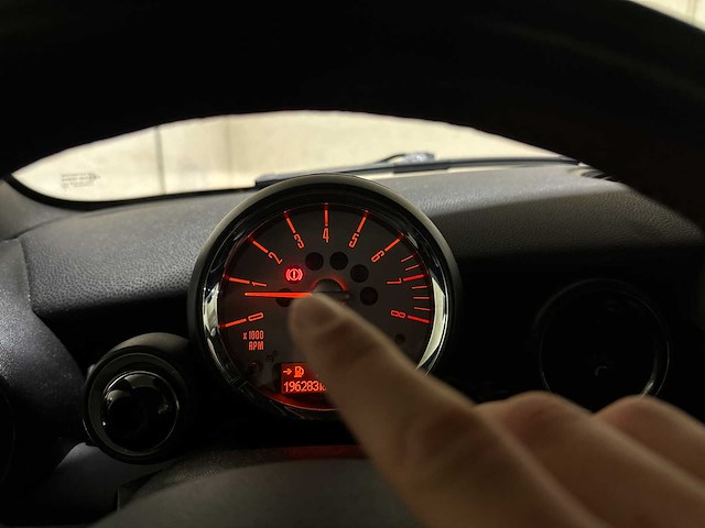 Mini cooper s -automaat- 1.6 174pk 2010, 29-ldd-3 - afbeelding 18 van  38