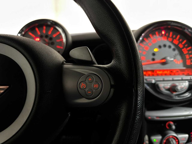 Mini cooper s -automaat- 1.6 174pk 2010, 29-ldd-3 - afbeelding 9 van  26