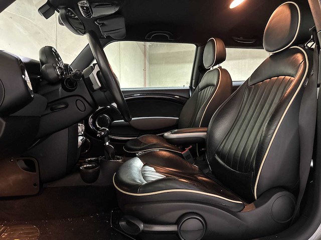 Mini cooper s -automaat- 1.6 174pk 2010, 29-ldd-3 - afbeelding 19 van  26