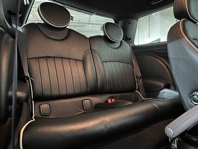 Mini cooper s -automaat- 1.6 174pk 2010, 29-ldd-3 - afbeelding 24 van  26