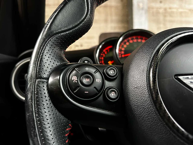 Mini 5-deurs 2.0 cooper s chili serious business 192pk 2015, sk-015-d - afbeelding 16 van  47