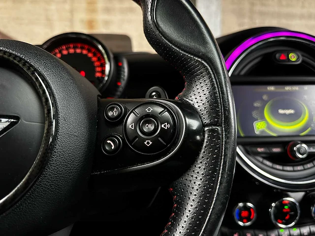 Mini 5-deurs 2.0 cooper s chili serious business 192pk 2015, sk-015-d - afbeelding 17 van  47