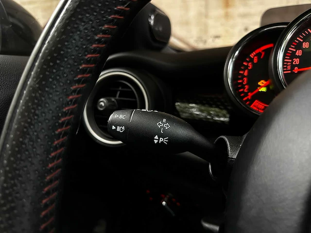 Mini 5-deurs 2.0 cooper s chili serious business 192pk 2015, sk-015-d - afbeelding 18 van  47