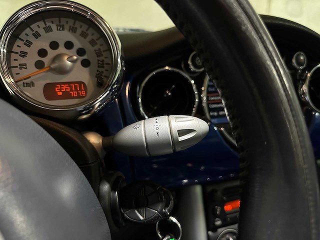 Mini cooper s cabrio 1.6 170pk 2004, 52-zn-rb - afbeelding 20 van  45