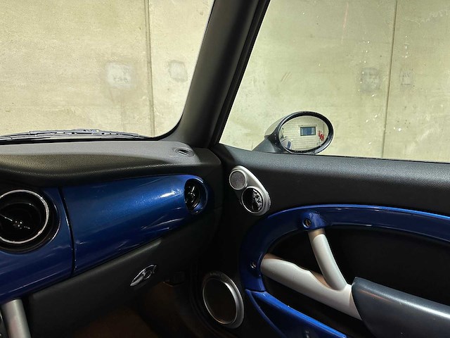 Mini cooper s cabrio 1.6 170pk 2004, 52-zn-rb - afbeelding 25 van  45