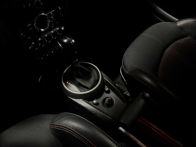 Mini countryman 1.6 cooper s all4 181pk 2011 (automaat), hn-882-r - afbeelding 24 van  49