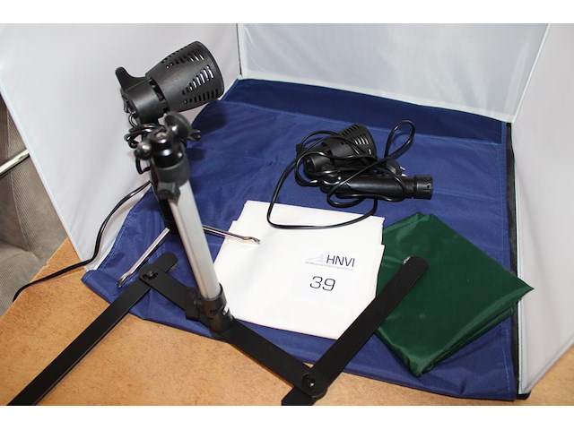 Mini fotostudio caruba met verlichting en camerastatief. afmeting 50 x 50 x 50 cm. - afbeelding 3 van  3