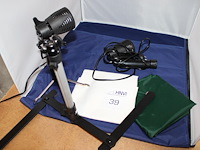 Mini fotostudio caruba met verlichting en camerastatief. afmeting 50 x 50 x 50 cm. - afbeelding 3 van  3