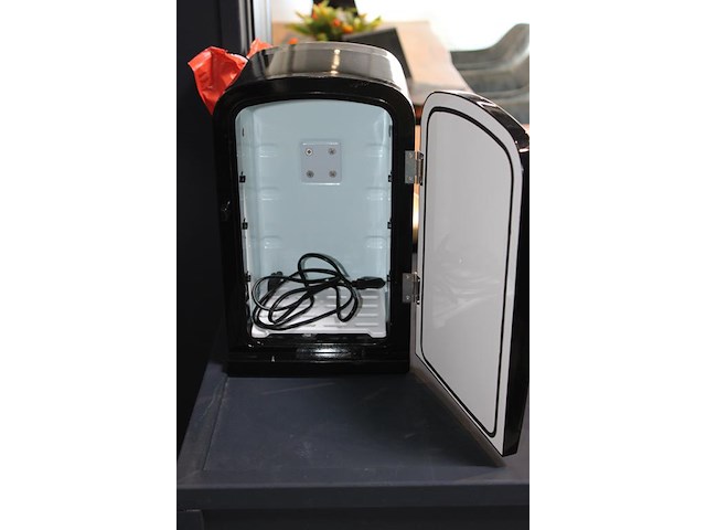 Mini koelkast bartscher. afmeting 21 x 25 x 35 cm. - afbeelding 2 van  3