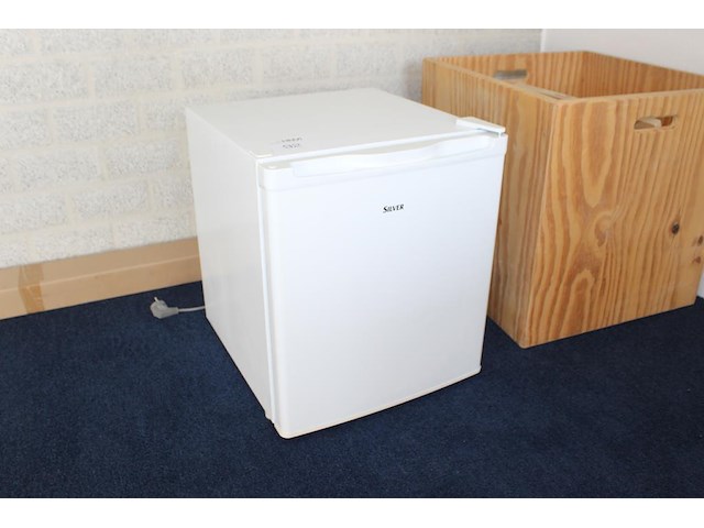 Mini koelkast silver. afmeting 44 x 47 x 50 cm. - afbeelding 1 van  2