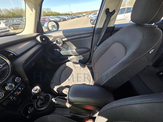 Mini mini 5 doors (f55) mini 1.5 d cooper 116, 2015 - afbeelding 22 van  48
