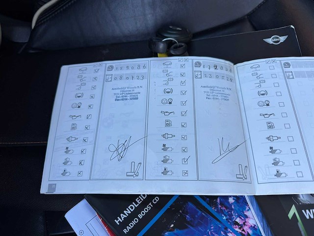 Mini mini cabrio 1.6 cooper s chili 2009 | 75-kbj-1 iaw - afbeelding 13 van  22