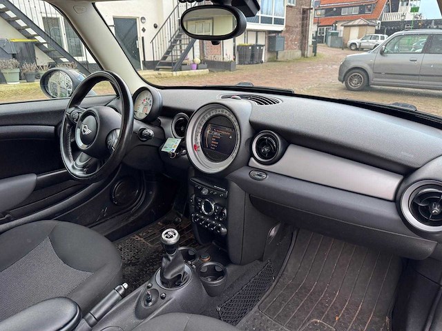 Mini mini clubman 1.6 cooper d salt pano edition rg-273-k - afbeelding 2 van  31