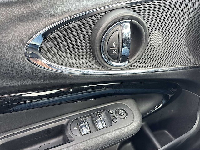 Mini mini clubman 2.0 jcw all4 | p-643-bv - afbeelding 17 van  27