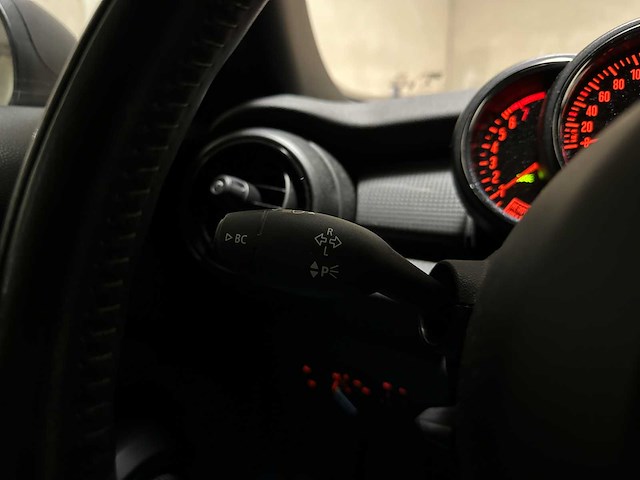 Mini one pepper business 1.2 3-deurs 102pk 2015 (origineel-nl) 70.374km, hr-335-v - afbeelding 23 van  46