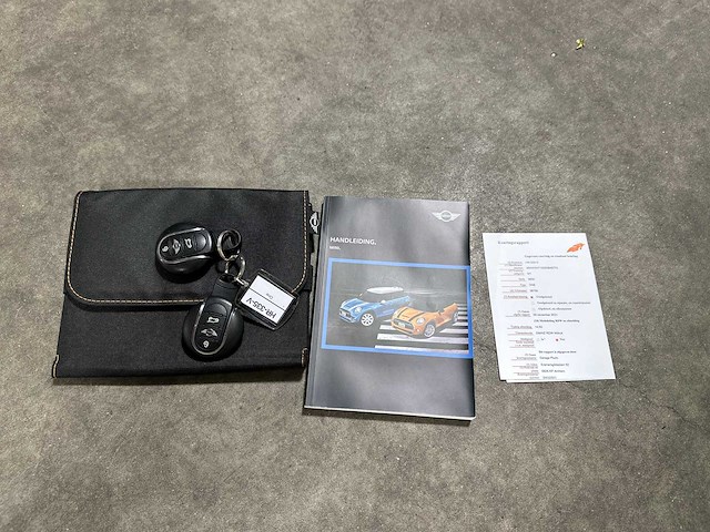 Mini one pepper business 1.2 3-deurs 102pk 2015 (origineel-nl) 70.374km, hr-335-v - afbeelding 37 van  46
