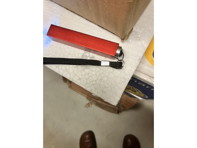 Mini zaklamp in net doosje, goede straler - afbeelding 1 van  9