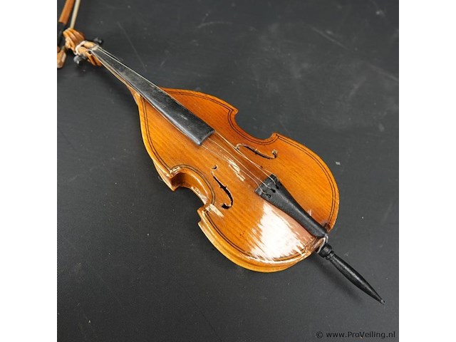 Miniatuur houten cello - afbeelding 3 van  5