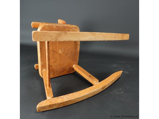 Miniatuur houten schommelstoel - afbeelding 5 van  5