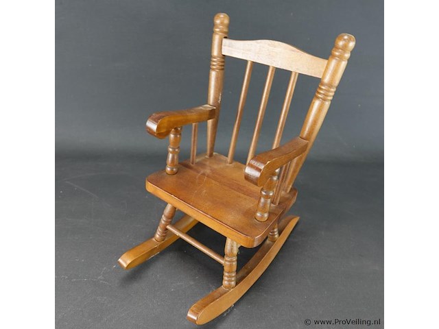 Miniatuur houten schommelstoel - afbeelding 2 van  5