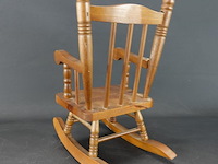 Miniatuur houten schommelstoel - afbeelding 4 van  5