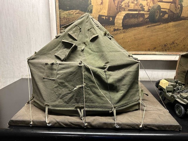 Miniatuur tenten en legerjeep - afbeelding 3 van  6