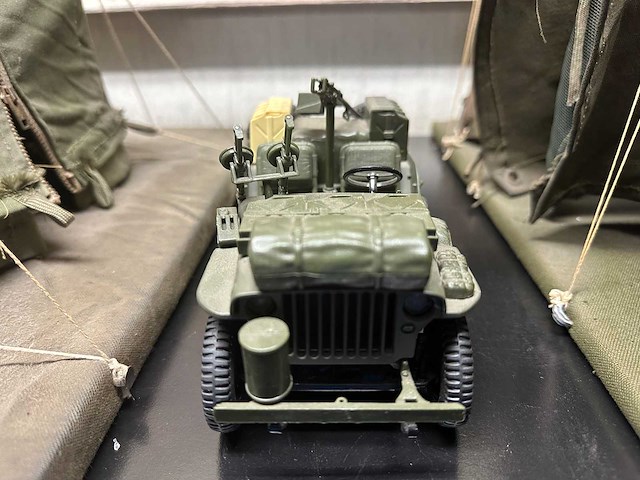 Miniatuur tenten en legerjeep - afbeelding 5 van  6