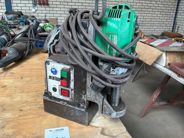 Minibor/ hitashi magnetische boormachine - afbeelding 1 van  4