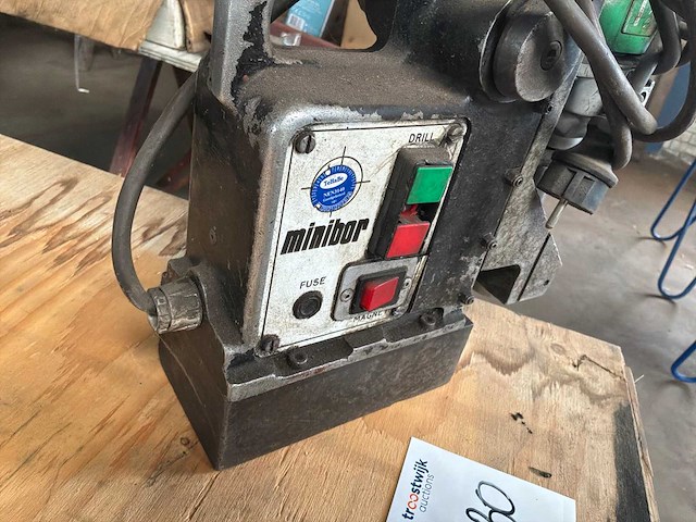 Minibor/ hitashi magnetische boormachine - afbeelding 2 van  4