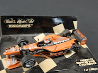Minichamps 1:43 die-cast schaalmodel van de arrows f1 showcar 2000, gereden door jos verstappen. - afbeelding 2 van  5