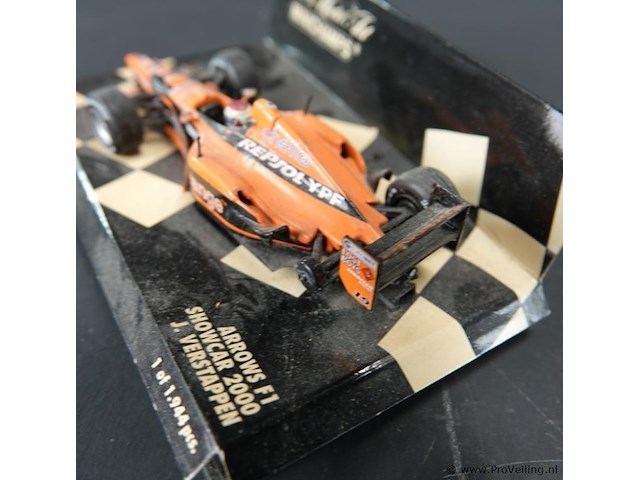 Minichamps 1:43 die-cast schaalmodel van de arrows f1 showcar 2000, gereden door jos verstappen. - afbeelding 4 van  5