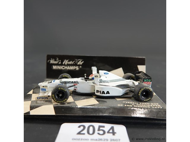 Minichamps 1:43 schaalmodel van de tyrrell ford 025. - afbeelding 2 van  5